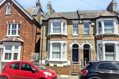 3 bed property, in Salisbury Road, £800,000