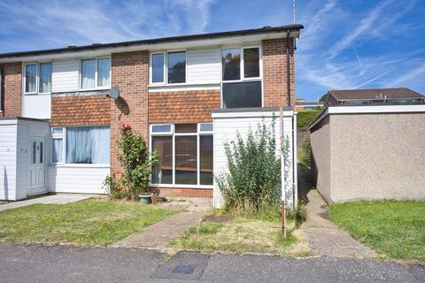 3 bed property, in Darnley Close, £240,000
