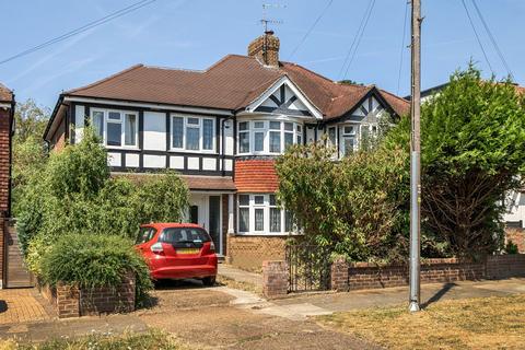 4 bed property, in Castle Avenue, £700,000