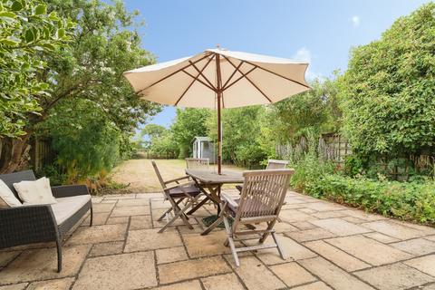 2 bed property, in Fulmodeston Road, £325,000
