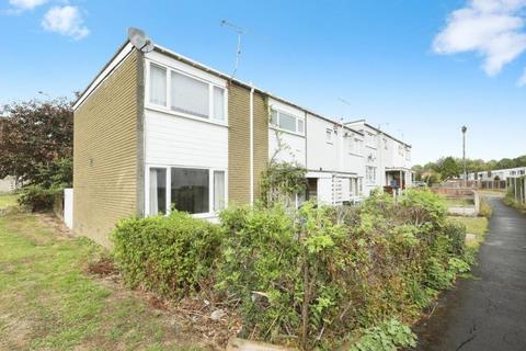 3 bed property, in White Thorns Drive, £89,000