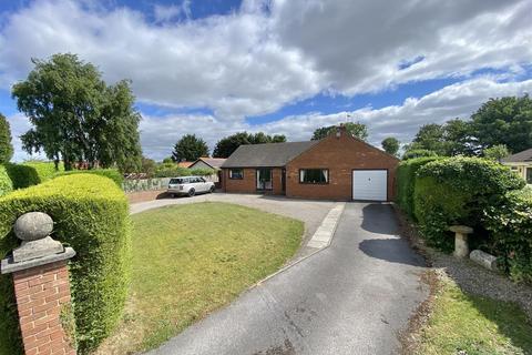 3 bed property, in Church Close, £325,000