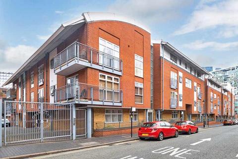 2 bed property, in Berkley Street, £110,000