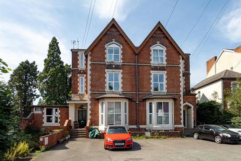 16 bed property, in 55- 57 Newbridge Crescent, £995,000