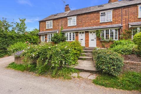 2 bed property, in Bledlow Cottages, £415,000
