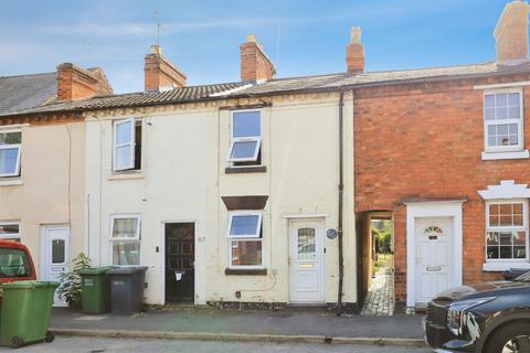 2 bed property, in Lorne Street, £120,000