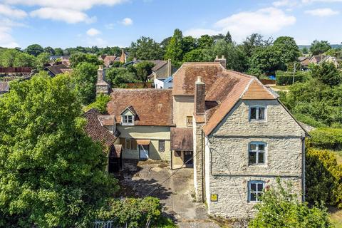 8 bed property, in Faringdon Road, £850,000
