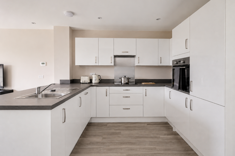 4 bed property, in Newport Road, £15,000