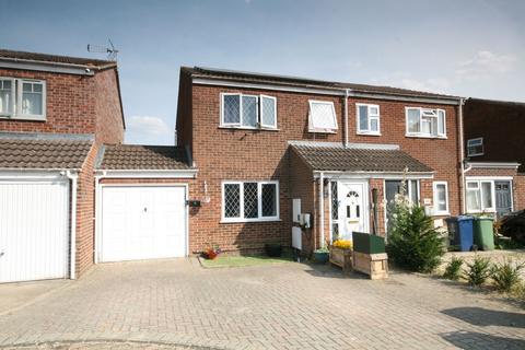 3 bed property, in James Wolfe Road, £425,000