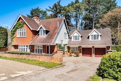 5 bed property, in Stony Lane, £1,575,000