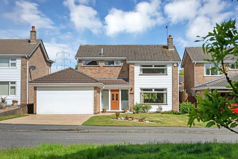 4 bed property, in Hanbury Close, £475,000