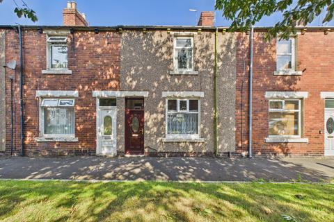 2 bed property, in Church Street, £90,000