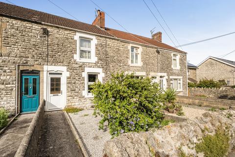 2 bed property, in Charlton Road, £260,000