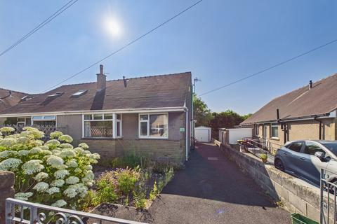 2 bed property, in 18 Westover Avenue, £225,000