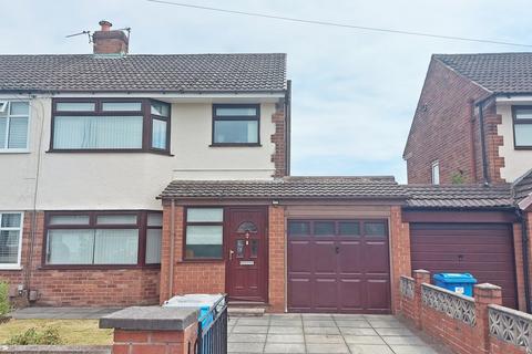 3 bed property, in Spinney Avenue, £175,000