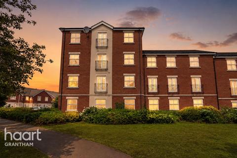 2 bed property, in Porter Square, £124,995
