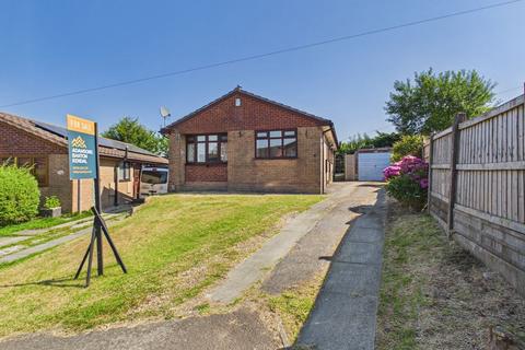 3 bed property, in Vicarage View, £235,000