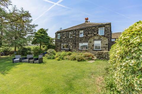 3 bed property, in 4 High Lee, £525,000