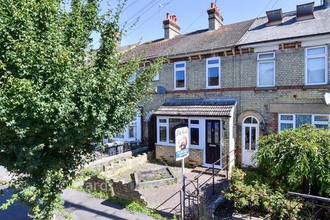 3 bed property, in Queens Avenue, £260,000