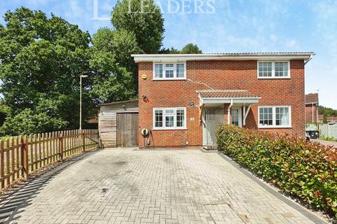 2 bed property, in Acre Lane, £295,000
