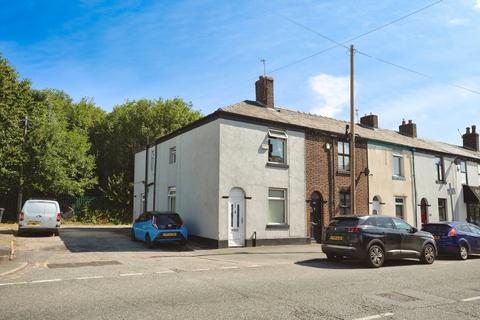 3 bed property, in Tottington Road, £120,000