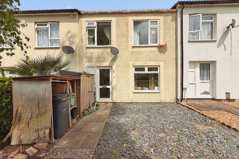 3 bed property, in Exton Close, £270,000