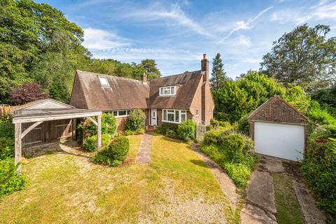 2 bed property, in Heatherwood, £600,000