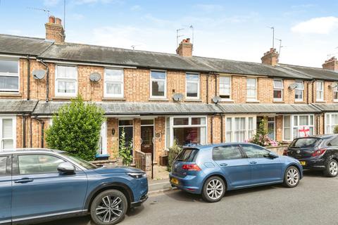 3 bed property, in Clarence Road, £300,000