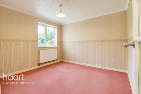 4 bed property, in Bishop's Stortford CM23, £600,000