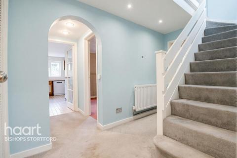 4 bed property, in Bishop's Stortford CM23, £600,000