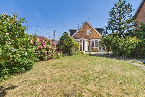 3 bed property, in Prince Edward Road, £475,000
