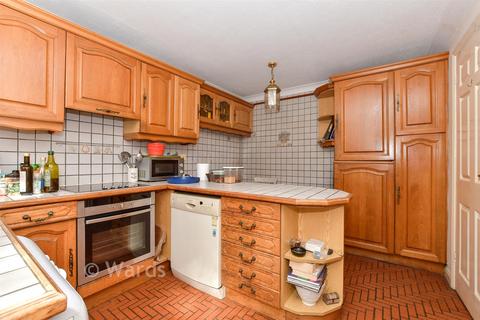 2 bed property, in Adelaide Place, £425,000