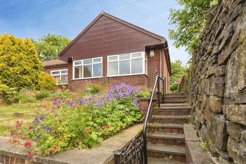 2 bed property, in Newport Street, £220,000