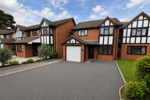 4 bed property, in Tameton Close, £425,000