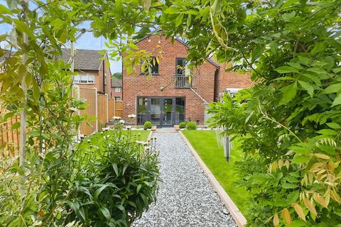 4 bed property, in Allendale, £380,000
