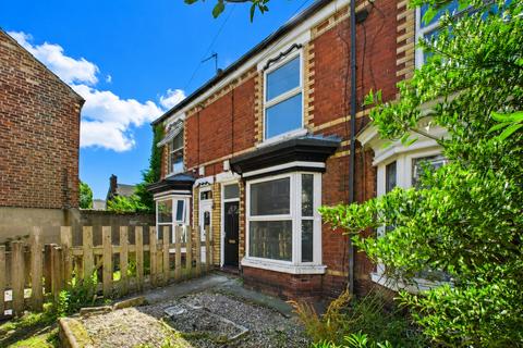 2 bed property, in Sunny Grove, £110,000