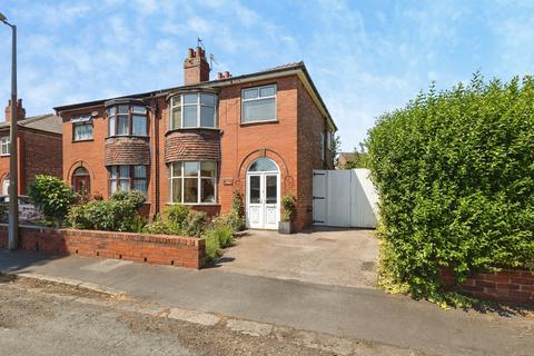 3 bed property, in Birch Avenue, £290,000