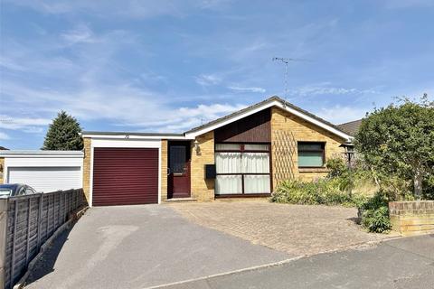 3 bed property, in West Close, £320,000