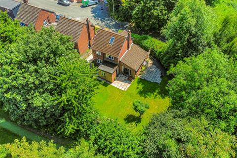 3 bed property, in Margaret Avenue, £475,000