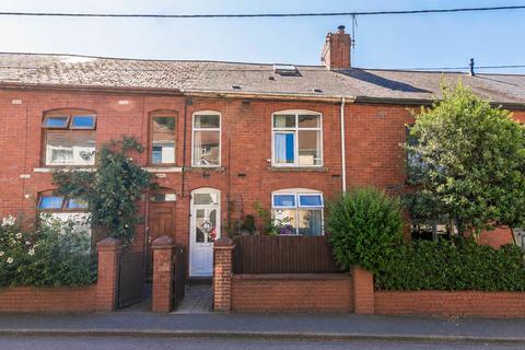 3 bed property, in George Street, £150,000