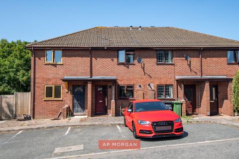 2 bed property, in St. Andrews Green, £180,000