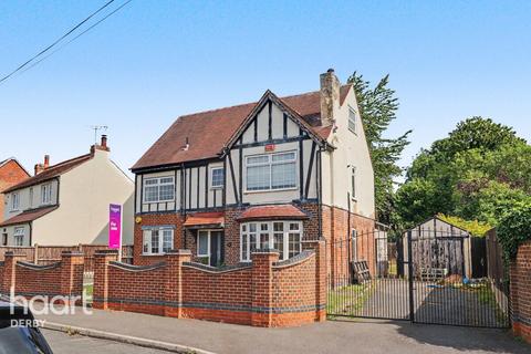 5 bed property, in Drury Avenue, £350,000
