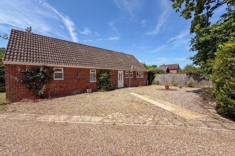 3 bed property, in Chapel Road, £500,000
