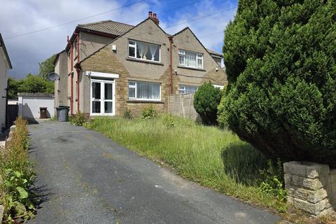 3 bed property, in Canford Road, £275,000