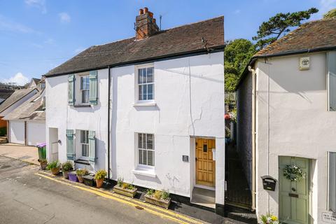 2 bed property, in North Road Hythe, £325,000