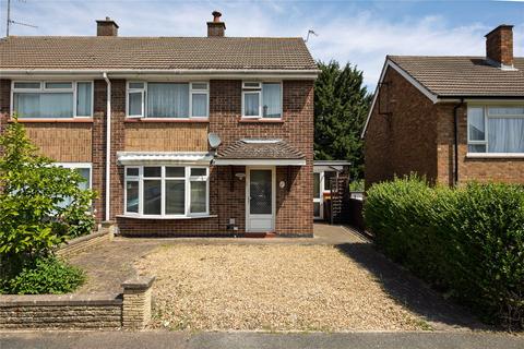 3 bed property, in Rooksmead, £300,000