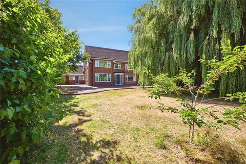 4 bed property, in Rochford Tower Lane, £990,000
