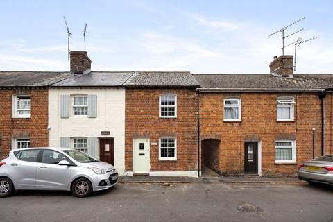 2 bed property, in Charlton Street, £350,000