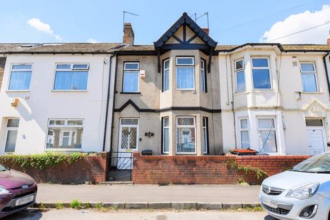 3 bed property, in Capel Crescent, £165,000