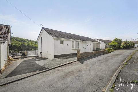 2 bed property, in Sealands Drive, £250,000